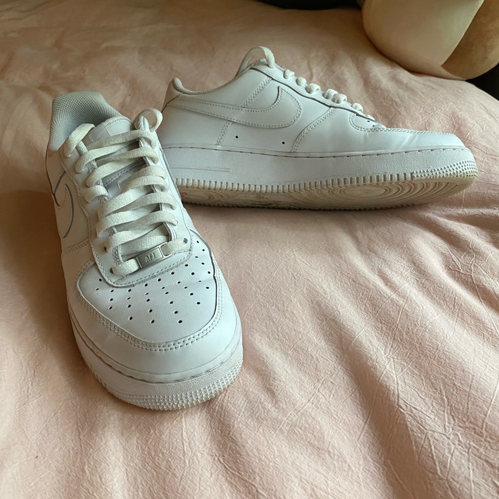 White AF1’s